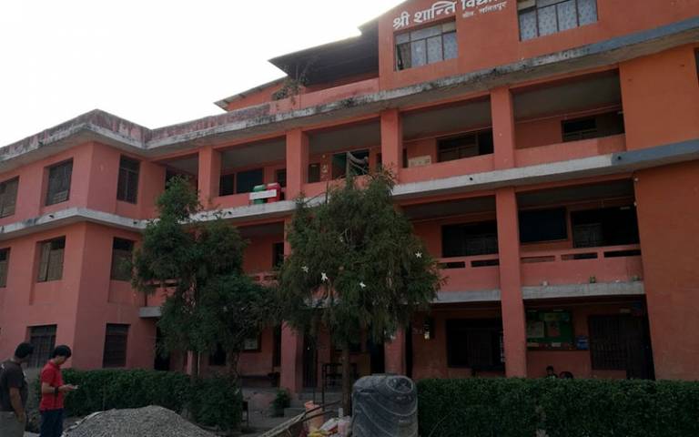 Three-storied brick in mud mortar masonry school building in Lalitpur district. Photo: © CEGE UCL