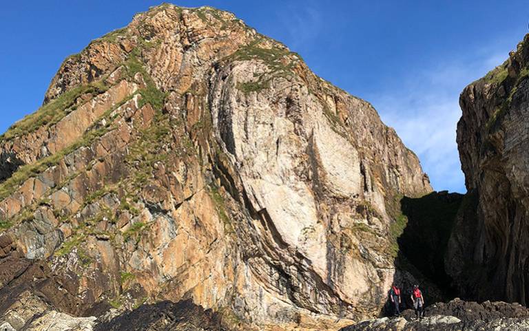 a huge boulder, locally called the Bubble