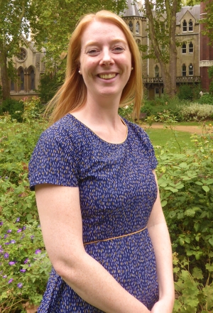 Dr Caroline Robertson