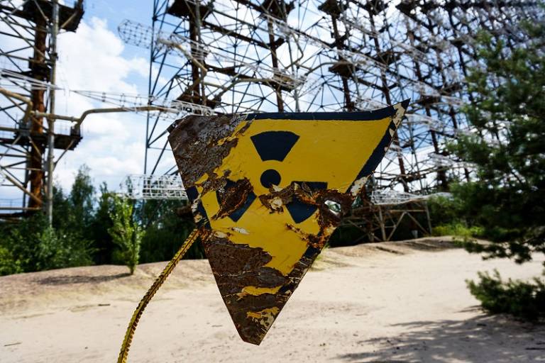 Nuclear radiation warning sign 