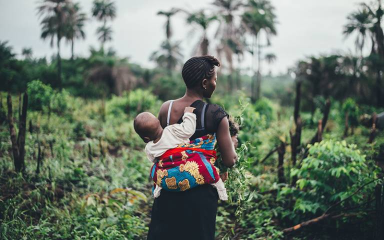 Woman and baby in Sierra Leone. Annie Spratt/Unsplash.