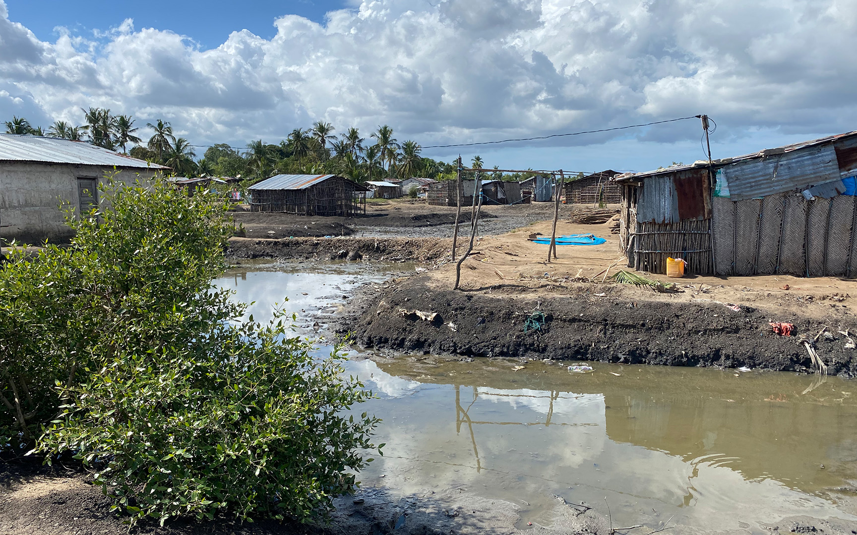 Informal housing and limited urban planning in Quelimane