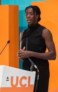 Christine Ohuruogu在伦敦大学学院东部开幕式上发言